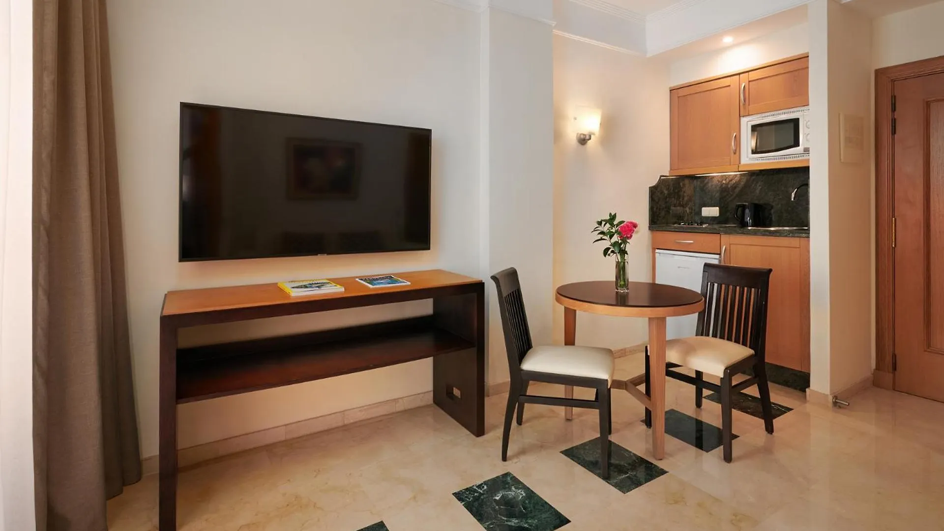 Grupotel Playa De Palma Suites & Spa Отель Плайя де Пальма