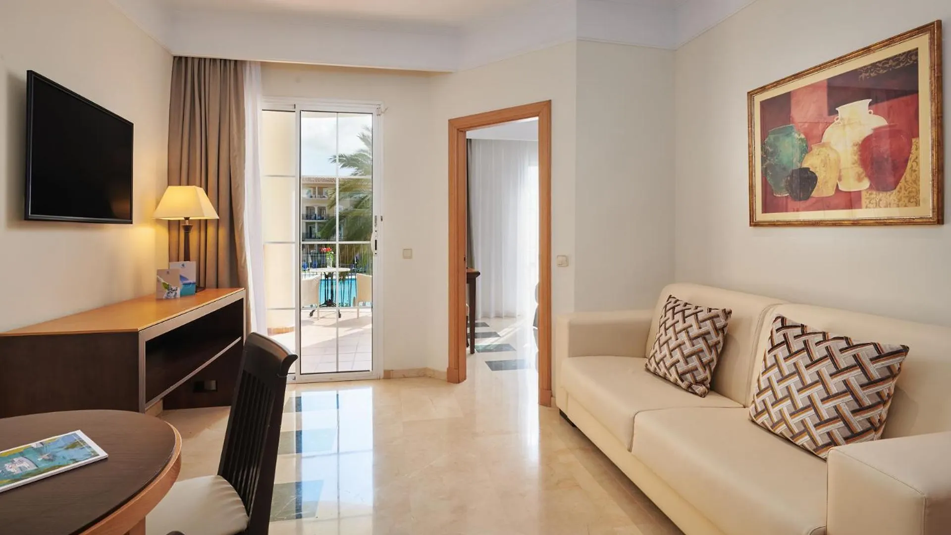 Отель Grupotel Playa De Palma Suites & Spa